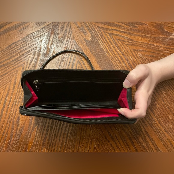 Attractive Classic Coach Silver Hoop & Hardware Zipper Wristlet Wallet! - Picture 6 of 16